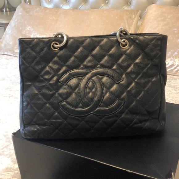 CHANEL Handbags - Vintage Chanel Grand Shopping